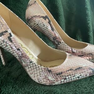 Sam Edelman—Pointed toe pump!!